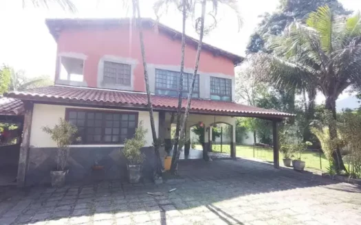 Casa no Centro de Guapimirim