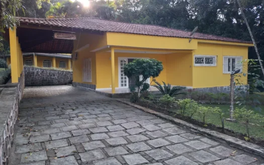 Casa à Venda em Caneca Fina