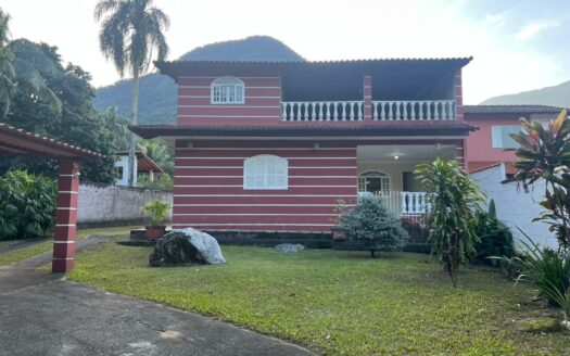 Casa com 6 Quartos à Venda em Caneca Fina Casa com 6 Quartos à Venda em Caneca Fina